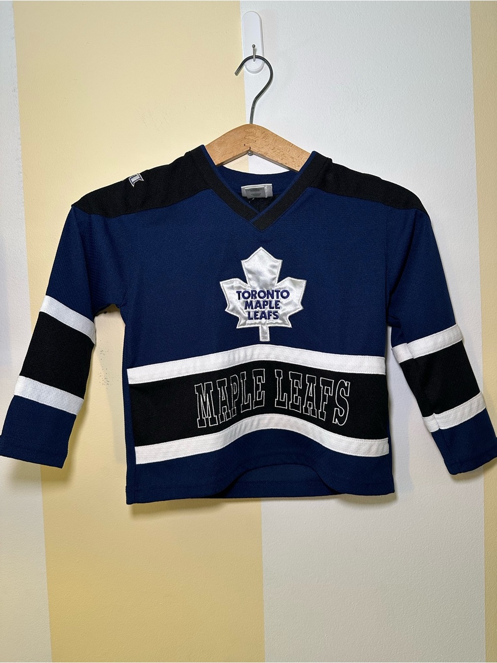 Vintage MightyMac Toronto Maple Leafs NHL Hockey Jersey Kids Youth Size 5 Blue